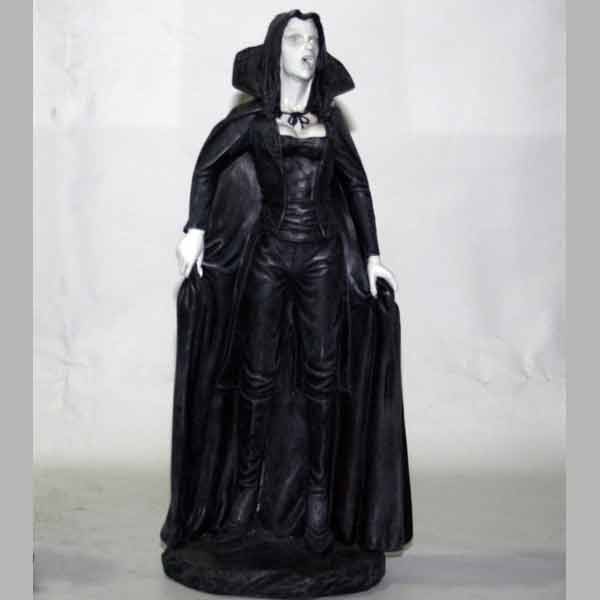 Figura de resina de vampiresa con traje largo