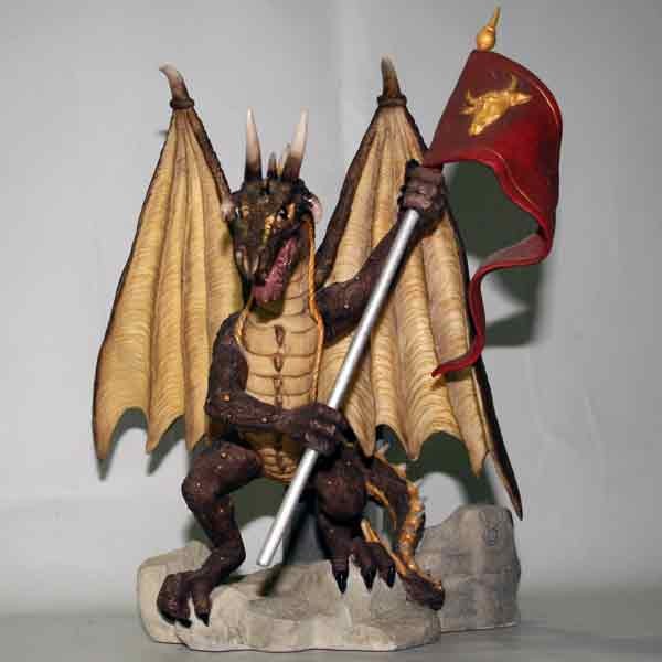 Figura de resina de dragón con bandera