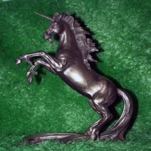 Figura de resina de unicornio bronce