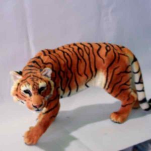 Figura de resina de tigre acechando